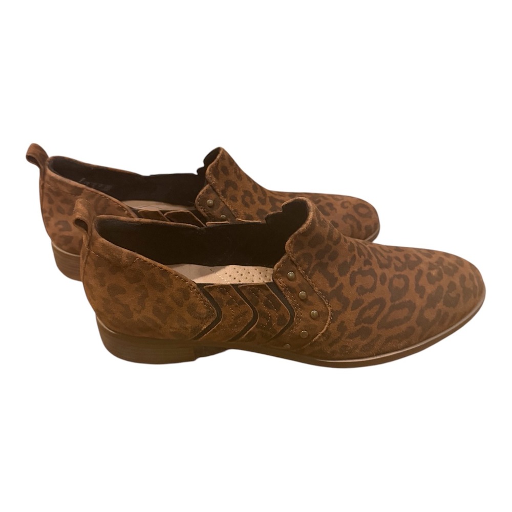 Clarks Collection Leopard Print Suede Slip On Loafers Studded Brown Size 8.5